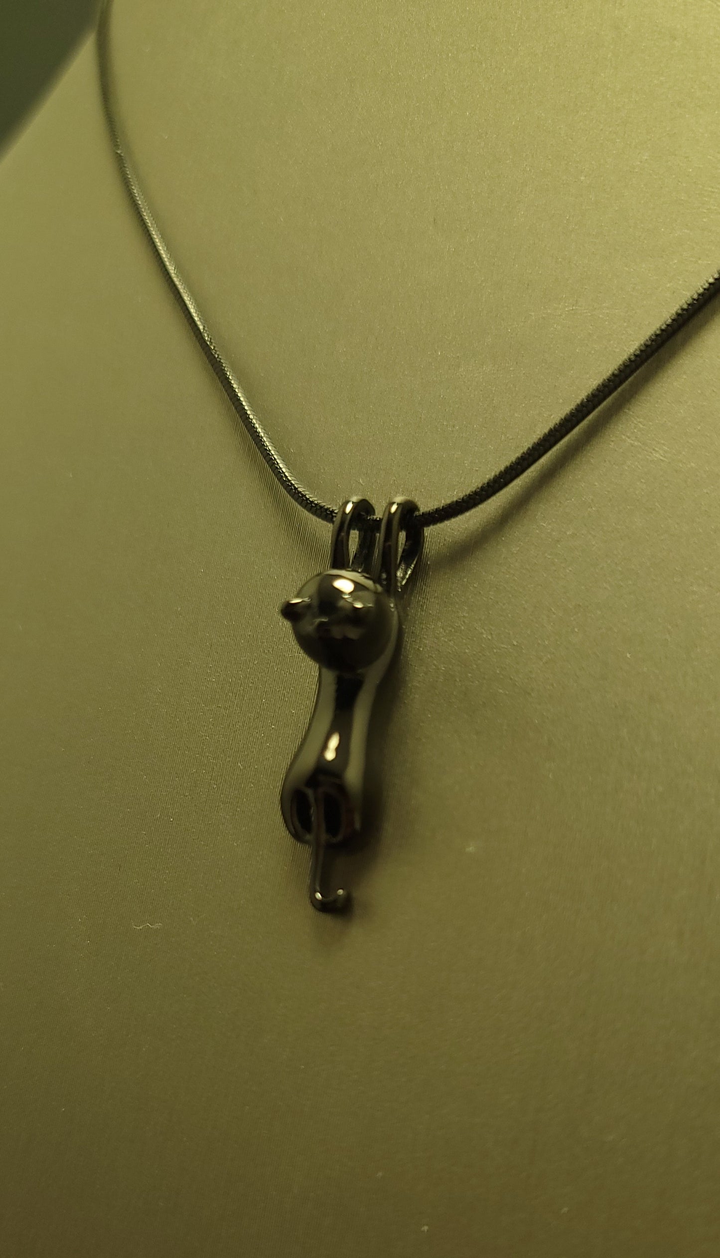 Black or Silver Hanging Cat Design Cremation Urn Necklace for ashes