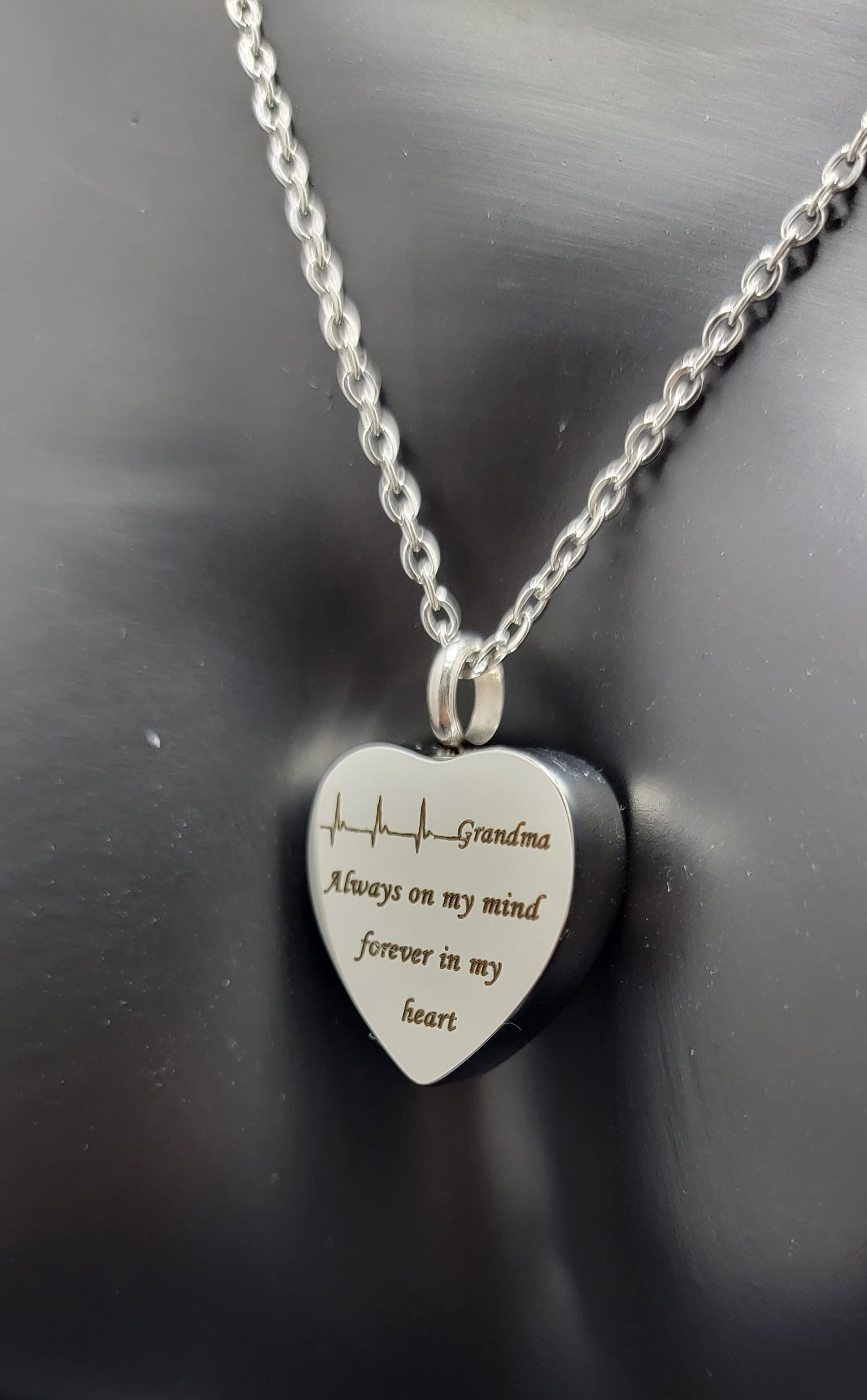 "Grandma" Cremation Urn Heart Necklace for ashes with heartbeat